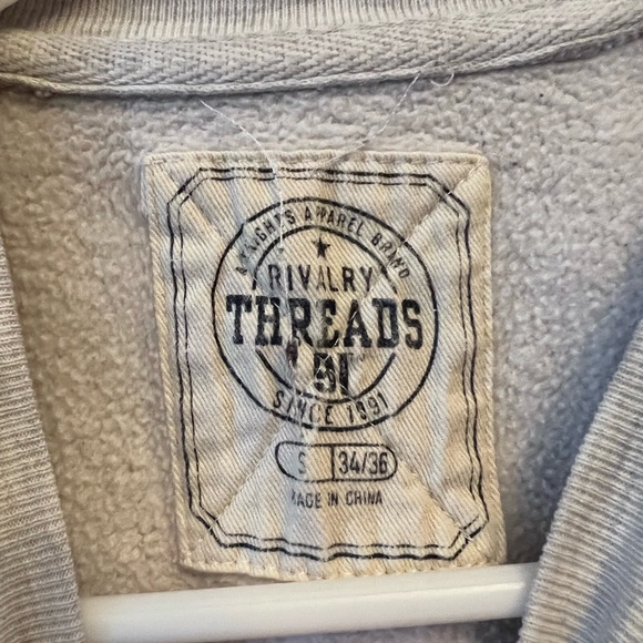 Iowa Hawkeyes Crewneck - Picture 3 of 4